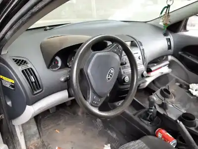 Veículo de Sucata kia ceed sporty wagon lx 90 cv / 66 kw do ano 2008 alimentado d4fbl