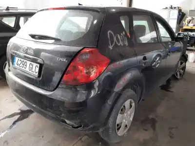 Veículo de Sucata kia ceed sporty wagon drive 90 cv / 66 kw do ano 2001 alimentado d4fbl