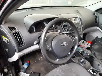 Veículo de Sucata kia ceed sporty wagon drive 90 cv / 66 kw do ano 2001 alimentado d4fbl