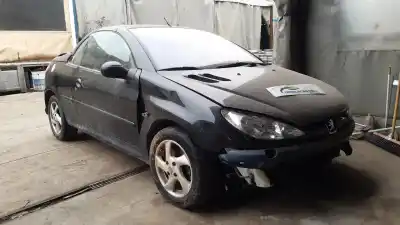 Veículo de Sucata PEUGEOT 206 CC CC do ano 2001 alimentado NFU