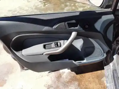 Veicolo di demolizione ford fiesta (cb1) trend dell'anno 2001 alimentato f6jd