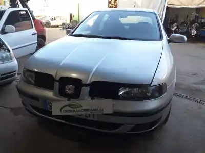 Veículo de Sucata seat leon (1m1) 1.6 do ano 2000 alimentado akl