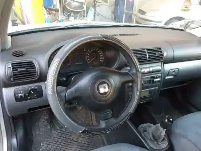 Veículo de Sucata seat leon (1m1) 1.6 do ano 2000 alimentado akl