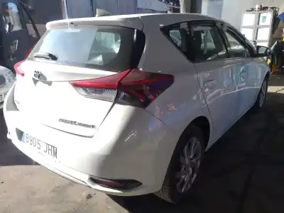 Veículo de Sucata toyota auris hybrid active do ano 2015 alimentado 2zr