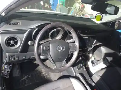 Veículo de Sucata toyota auris hybrid active do ano 2015 alimentado 2zr