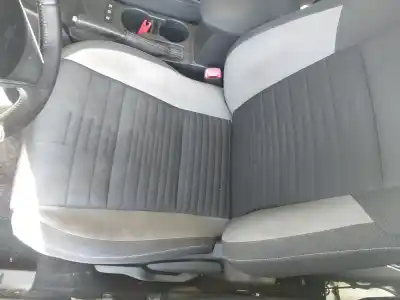 Veículo de Sucata toyota auris hybrid active do ano 2015 alimentado 2zr