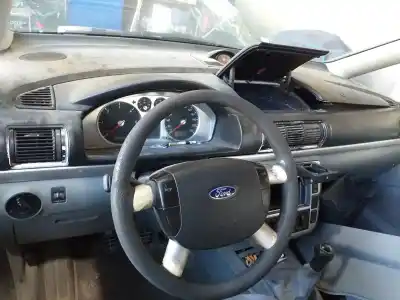 Veículo de Sucata ford galaxy (vy) ambiente do ano 2001 alimentado auy