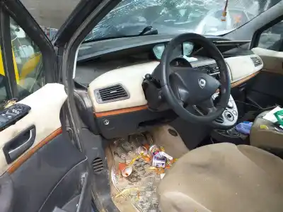 Veicolo di demolizione lancia phedra (180) 2.2 jtd cat dell'anno 2001 alimentato 4hw