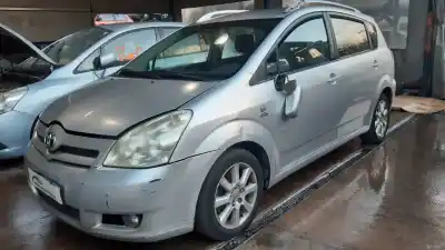 Veicolo di demolizione toyota corolla verso (r1) 2.0 d-4d luna dell'anno 2004 alimentato 1cdftv