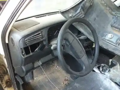 Veículo de Sucata volkswagen golf iii variant (1h5) 1.9 td do ano 2001 alimentado aaz