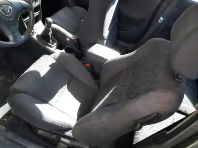 Scrapping Vehicle toyota corolla (e12) 2.0 d-4d sol berlina of the year 2002 powered 1cdftv