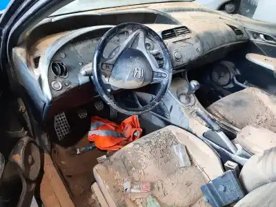 Здавання транспортного засобу honda civic berlina 5 (fk) 1.8 executive року 2006 потужний r18a2