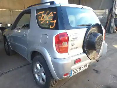 Sloopvoertuig toyota rav 4 (a2) 2.0 sol 44x (2003->) van het jaar 2002 aangedreven 1azfe