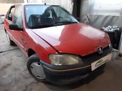 Veículo de Sucata peugeot 106 (s2) sketch do ano 1998 alimentado hdz