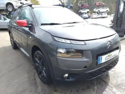 Veículo de Sucata citroen c4 cactus shine do ano 2001 alimentado bhy