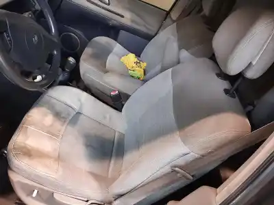 Здавання транспортного засобу renault espace iv (jk0) privilege року 2005 потужний g9t742