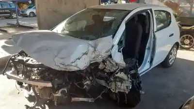 Veicolo di demolizione opel corsa e expression dell'anno 2016 alimentato b14xer