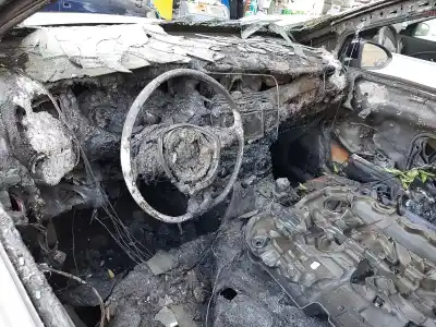 Veículo de Sucata volkswagen golf vii (5g1/be1) 1.6 advance bluemotion tech. do ano 2001 alimentado clh