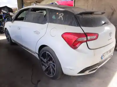 Vehicul casat citroen ds5 2.0 hdi 165 hybrid4 4x4 al anului 2001 alimentat rhc