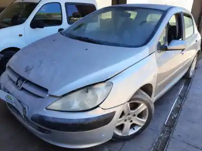 Vehículo de desguace PEUGEOT 307 CC (S1) 2.0 del año 2003 con motor RFN