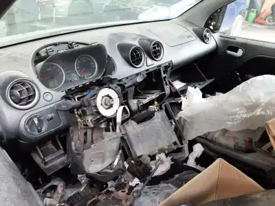 Veículo de Sucata ford fiesta (cbk) ghia do ano 2005 alimentado fxja