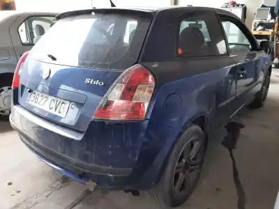 Veicolo di demolizione fiat stilo (192) 1.6 16v dell'anno 2004 alimentato 182b6000