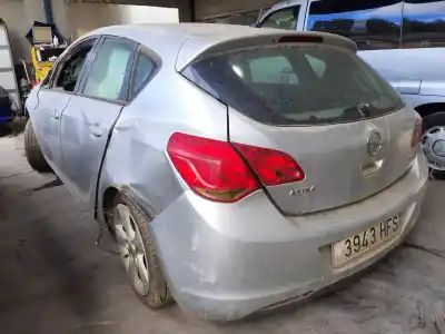 Vehicul casat OPEL ASTRA J (P10) 1.7 CDTI (68) al anului 2011 alimentat A17DTJ