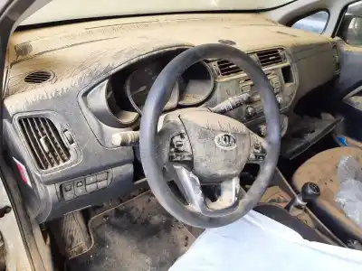 Veículo de Sucata kia rio basic do ano 2013 alimentado g4la