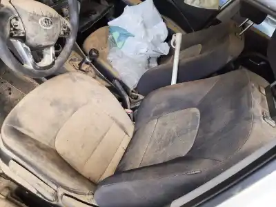 Veículo de Sucata kia rio basic do ano 2013 alimentado g4la
