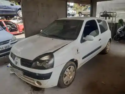 Здавання транспортного засобу renault clio ii fase ii (b/cb0) authentique року 2001 потужний d7f726