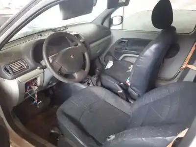 Здавання транспортного засобу renault clio ii fase ii (b/cb0) authentique року 2001 потужний d7f726