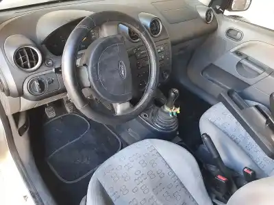 Veicolo di demolizione ford fiesta (cbk) ambiente dell'anno 2003 alimentato a9jb