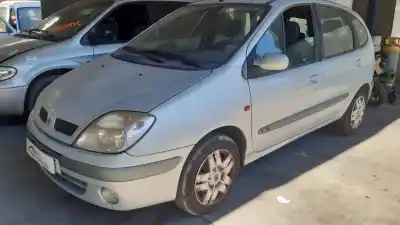 Scrapping Vehicle renault scenic (ja..) 1.9 dci authentique of the year 2002 powered f9q732