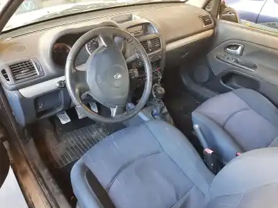 Здавання транспортного засобу renault clio ii fase ii (b/cb0) base authentique 82 cv / 60 kw року 2004 потужний k9k702