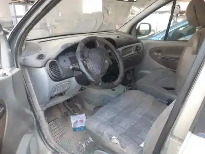 Scrapping Vehicle renault scenic rx4 (ja0) 1.9 dci salomon of the year 2001 powered f9q748