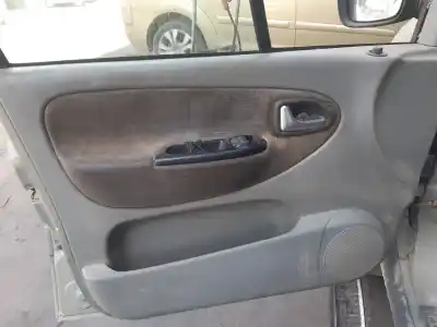 Scrapping Vehicle renault scenic rx4 (ja0) 1.9 dci salomon of the year 2001 powered f9q748