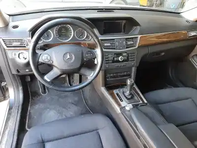 Veicolo di demolizione MERCEDES-BENZ CLASE E (W212) E 220 CDI / BLUETEC (212.001, 212.002) dell'anno 2011 alimentato OM651924