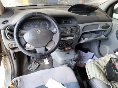 Scrapping Vehicle renault scénic i monospace (ja0/1_, fa0_) 1.9 dti (ja1u) of the year 2002 powered f9q744
