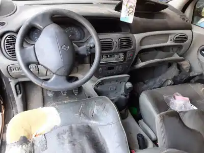 Здавання транспортного засобу renault scenic (ja..) 1.9 dci authentique року 2001 потужний f9q732