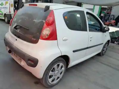 Véhicule à la ferraille peugeot 107 (pm_, pn_) 1.0 de l'année 2010 alimenté 1kr