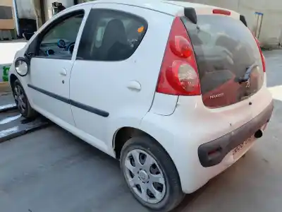 Véhicule à la ferraille peugeot 107 (pm_, pn_) 1.0 de l'année 2010 alimenté 1kr