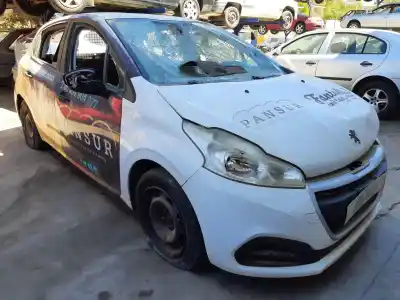 Veículo de Sucata peugeot 208 access do ano 2001 alimentado bhw