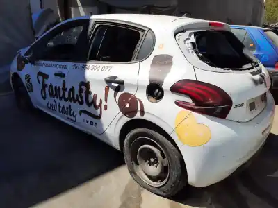 Veículo de Sucata peugeot 208 access do ano 2001 alimentado bhw