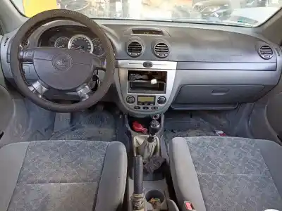 Veículo de Sucata daewoo lacetti sx do ano 2004 alimentado f16d3