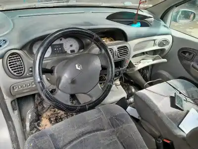 Здавання транспортного засобу renault megane i scenic (ja0) 1.6 16v kaleido 107 cv / 79 kw року 2000 потужний k4m700