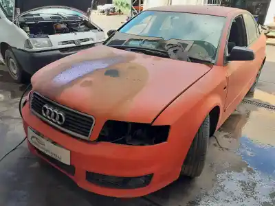 Vehicul casat audi a4 berlina (8e) 2.5 v6 24v tdi al anului 2002 alimentat ake