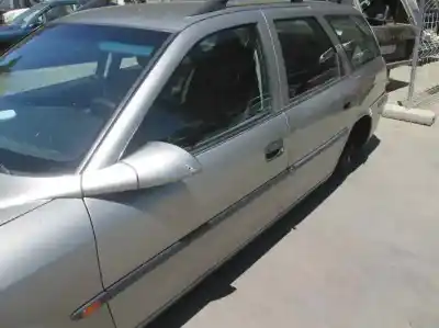 Veicolo di demolizione opel vectra b caravan 2.0 dti dell'anno 1998 alimentato 
