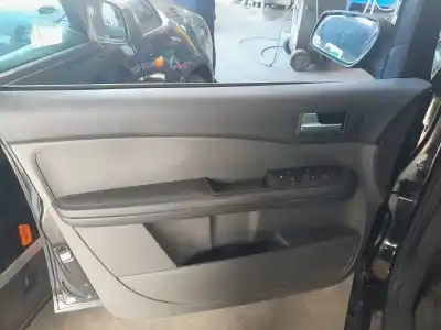 Здавання транспортного засобу ford focus c-max (cap) ghia (d) року 2004 потужний g6da