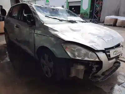 Veículo de Sucata kia ceed concept 109 cv / 80 kw do ano 2001 alimentado g4fa