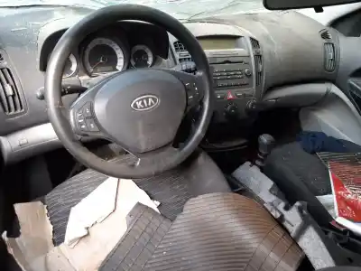 Veículo de Sucata kia ceed concept 109 cv / 80 kw do ano 2001 alimentado g4fa